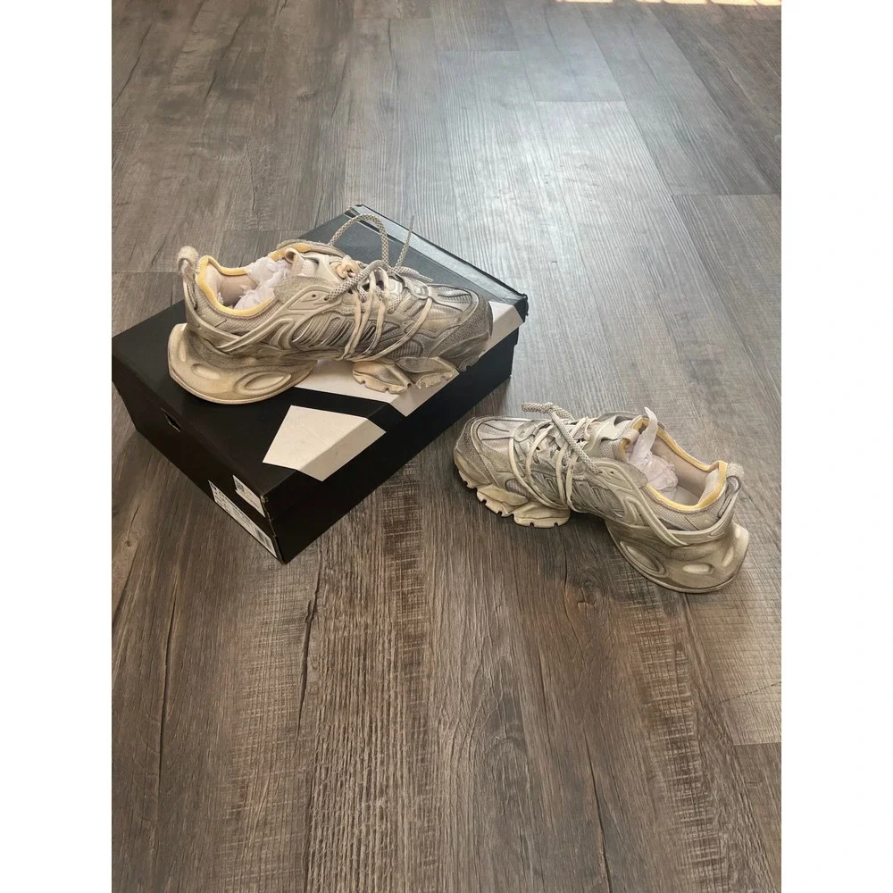 Adidas XLG Runner Deluxe Aluminum White Distressed Sneakers JR9632 Mens 9
